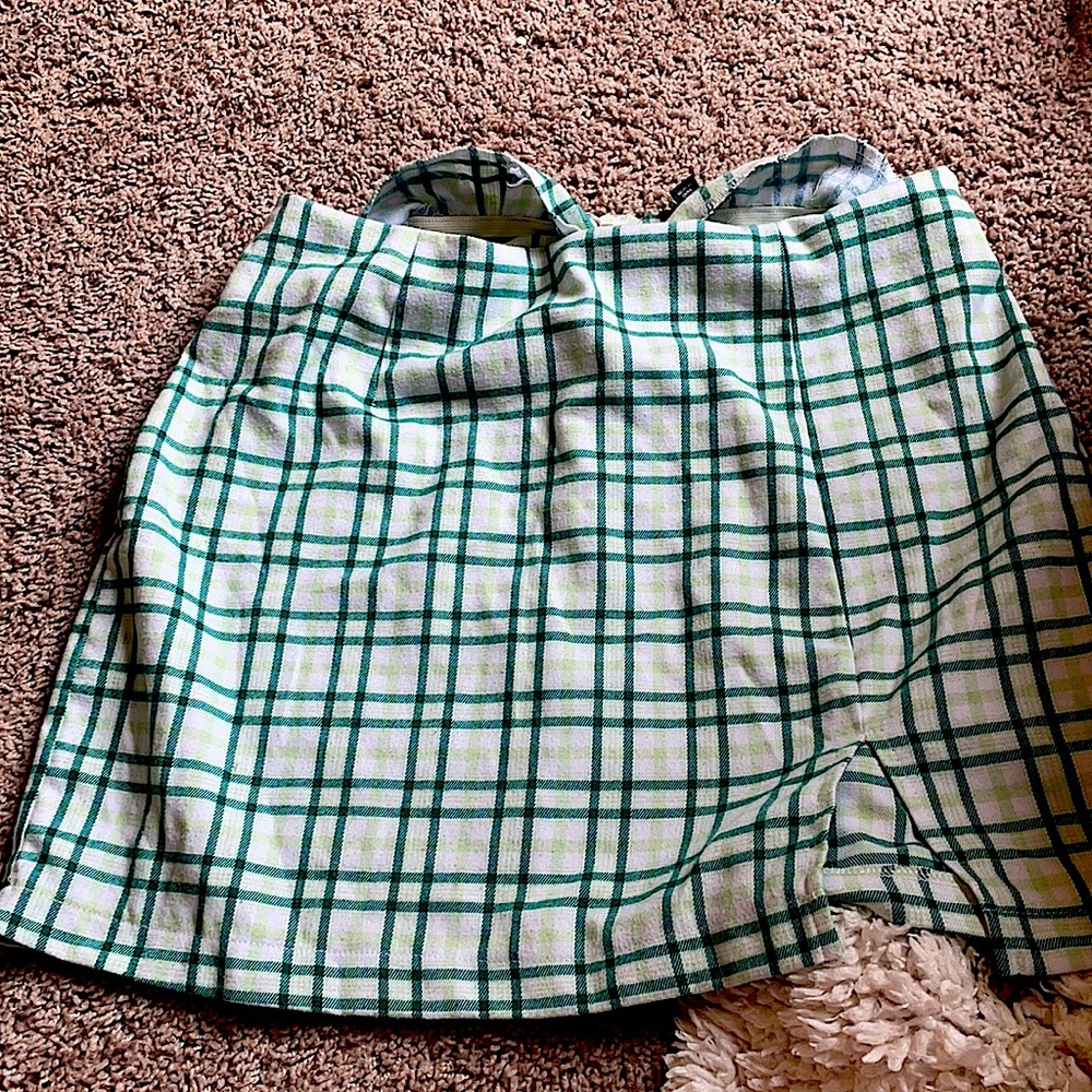 Green preppy skirt perfect for spring!!